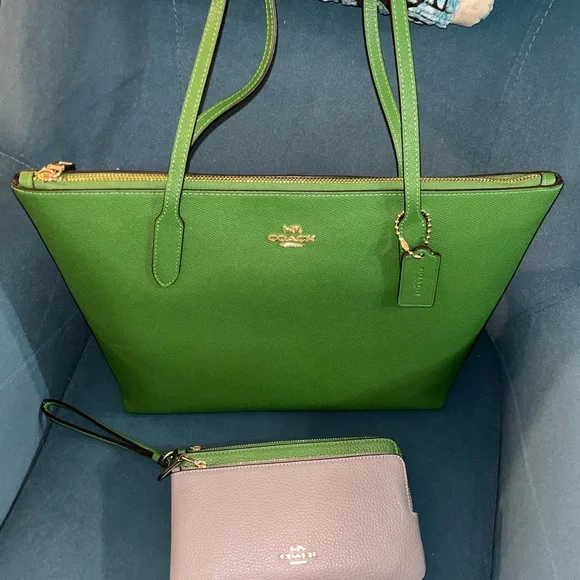 🆕 Coach Pebble Leather Zip Top Tote NWT - Picture 9 of 11